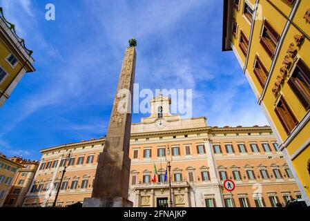 Obélisque de Montecitorio, ancien obélisque égyptien de Psamtik II d'Heliopolis, à Rome, en Italie Banque D'Images