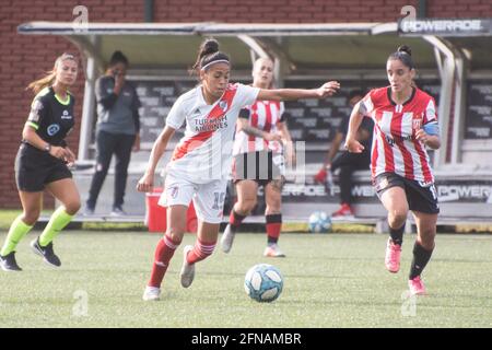 Buenos Aires, Argentine. 15 2021 mai : Agustina Vargas (rivière n°15) pendant le match entre la rivière et Estudiantes à Nuñez, Buenos Aires, Argentine. Crédit: SPP Sport presse photo. /Alamy Live News Banque D'Images