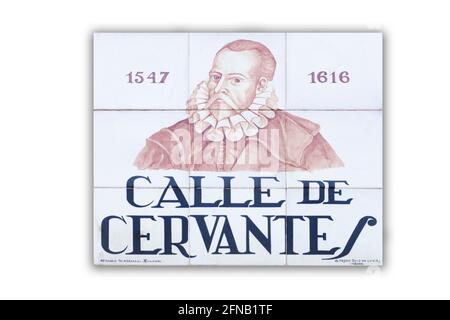 Plaque de rue Miguel de Cervantes Saavedra. Quartier littéraire de Madrid où avait sa maison au XVIIe siècle Banque D'Images