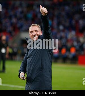 Londres, Grande-Bretagne. 15 mai 2021. Brendan Rogers, directeur de Leicester City, célèbre après le match de finale de la coupe FA entre Chelsea et Leicester City au stade Wembley à Londres, en Grande-Bretagne, le 15 mai 2021. Credit: Matthew Impey/Xinhua/Alamy Live News Banque D'Images