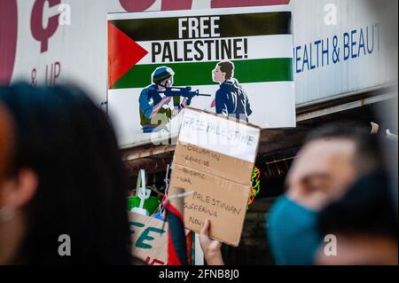 Queens, États-Unis d'Amérique . 15 mai 2021. Un panneau réclamant la liberté de la Palestine lors d'un rassemblement protestant contre le conflit israélo-palestinien à Brooklyn, NY, le 15 mai 2021. (Photo de Gabriele Holtermann) crédit: SIPA USA/Alay Live News Banque D'Images