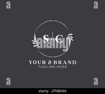 Lettres SC cadres floraux. Décoration unique en monoline préfaite, modifiable et féminine, pour une carte de vœux, une invitation à un mariage. Illustration de Vecteur