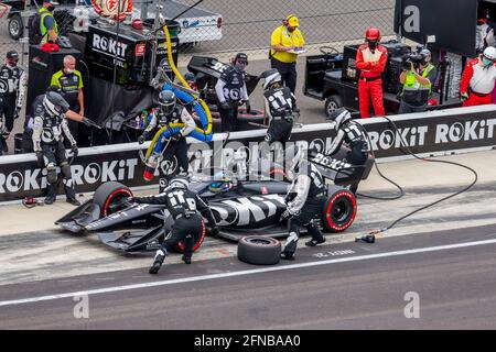 Indianapolis, Indiana, États-Unis. 15 mai 2021. SÉBASTIEN BOURDAIS (14) du Mans, France, met sa voiture en service lors du Grand Prix GMR au circuit automobile d'Indianapolis, Indiana. Crédit : Brian Spurlock Grindstone Media/ASP/ZUMA Wire/Alay Live News Banque D'Images