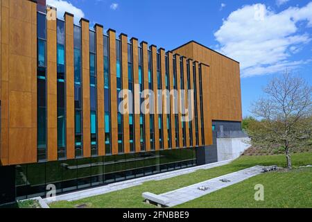 Ontario, Canada - le 14 mai 2021 : architecture moderne au campus de Mississauga de l'Université de Toronto, bibliothèque Hazel McCallion avec Woo Banque D'Images