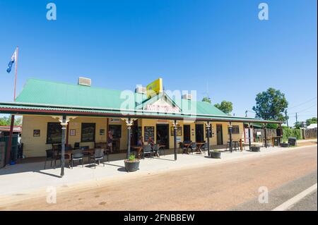 Extérieur du populaire Wellshot Hotel, Ilfracombe, Central Queensland, QLD, Australie Banque D'Images