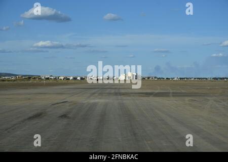 Route sur la plage de Gruissan, près de Palavas les Flots, Carnon plage et Montpellier, Sud de la France Banque D'Images