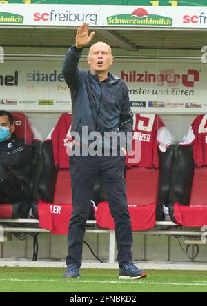 Fribourg, Allemagne. 15 mai 2021. Christian STREICH, FRG Trainer geste in the match SC FREIBURG - FC BAYERN MUENCHEN 2-2 1.Ligue allemande de football le 15 mai 2021 à Fribourg, Allemagne saison 2020/2021, match jour 33, 1.Bundesliga, FCB, München, 33.Spieltag, crédit: Peter Schatz/Alay Live News Banque D'Images