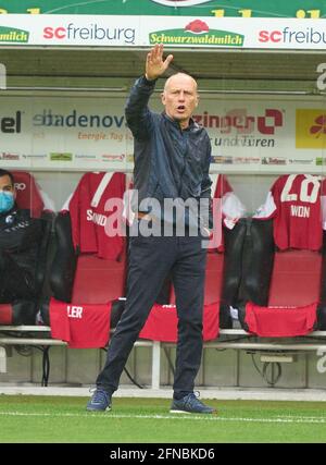 Fribourg, Allemagne. 15 mai 2021. Christian STREICH, FRG Trainer geste in the match SC FREIBURG - FC BAYERN MUENCHEN 2-2 1.Ligue allemande de football le 15 mai 2021 à Fribourg, Allemagne saison 2020/2021, match jour 33, 1.Bundesliga, FCB, München, 33.Spieltag, crédit: Peter Schatz/Alay Live News Banque D'Images