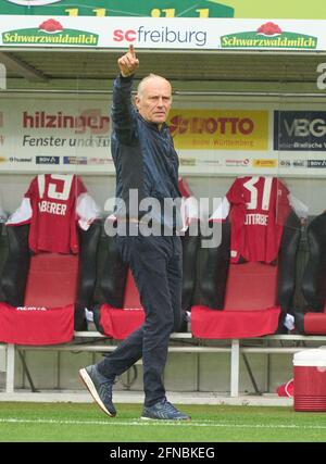 Fribourg, Allemagne. 15 mai 2021. Christian STREICH, FRG Trainer geste in the match SC FREIBURG - FC BAYERN MUENCHEN 2-2 1.Ligue allemande de football le 15 mai 2021 à Fribourg, Allemagne saison 2020/2021, match jour 33, 1.Bundesliga, FCB, München, 33.Spieltag, crédit: Peter Schatz/Alay Live News Banque D'Images