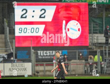 Fribourg, Allemagne. 15 mai 2021. Robert LEWANDOWSKI, FCB 9 devant le scénario du match SC FREIBURG - FC BAYERN MUENCHEN 2-2 1.Ligue allemande de football le 15 mai 2021 à Fribourg, Allemagne saison 2020/2021, match jour 33, 1.Bundesliga, FCB, München, 33.Spieltag, crédit: Peter Schatz/Alay Live News Banque D'Images