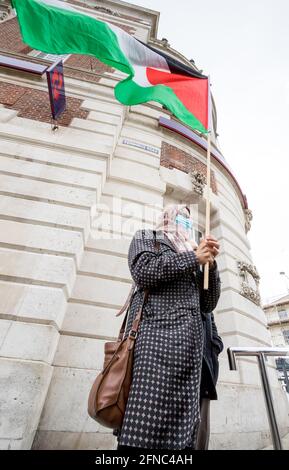 Eastbourne, Royaume-Uni. 16 mai 2021. Les manifestants se réunissent pour soutenir les Palestiniens suite aux réponses militaires d'Israël aux attaques de missiles contre Israël par les militants du Hamas. Credit: Newspics UK South/Alamy Live News Banque D'Images