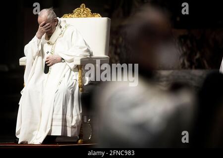 Rome, Italie. 16 mai 2021. 16 mai 2021. : le Pape François célèbre la Sainte Messe pour la communauté des fidèles du Myanmar résidant à Rome, au Vatican crédit: Agence de photo indépendante/Alamy Live News Banque D'Images