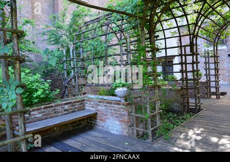 Le jardin du Palazzo Madama, Turin Banque D'Images