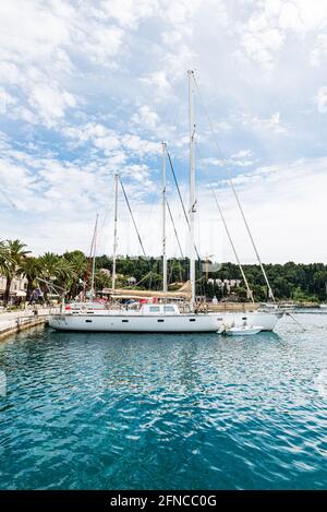 Marina et baies à Cavtat, Croatie Banque D'Images
