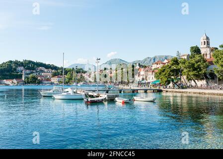 Marina et baies à Cavtat, Croatie Banque D'Images