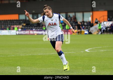 Londres, Royaume-Uni. 16 mai 2021. Lucy Quinn, de Tottenham Hotspur Women, célèbre le premier but de son équipe. Coupe féminine FA, Tottenham Hotspur Women v Sheffield Utd Women au stade Hive de Londres, dimanche 16 mai 2021. Cette image ne peut être utilisée qu'à des fins éditoriales. Utilisation éditoriale uniquement, licence requise pour une utilisation commerciale. Aucune utilisation dans les Paris, les jeux ou les publications d'un seul club/ligue/joueur.pic par Steffan Bowen/Andrew Orchard sports Photography/Alay Live News crédit: Andrew Orchard sports Photography/Alay Live News Banque D'Images