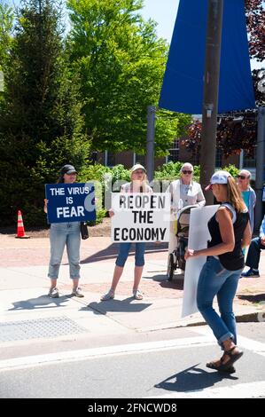 Cape Cod contre les mandats médicaux événement. Main Street, Hyannis, Massachusetts, États-Unis - 15 mai 2021 Banque D'Images