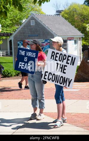 Cape Cod contre les mandats médicaux événement. Main Street, Hyannis, Massachusetts, États-Unis - 15 mai 2021 Banque D'Images