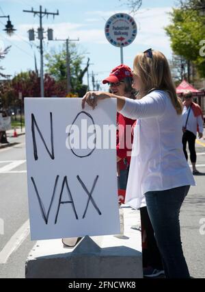 Cape Cod contre les mandats médicaux événement. Main Street, Hyannis, Massachusetts, États-Unis - 15 mai 2021 Banque D'Images