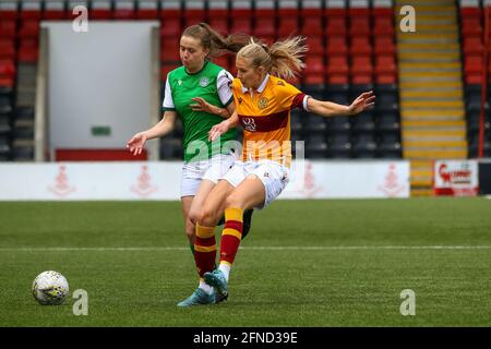 Airdrie, North Lanarkshire, 16 mai 2021. Action pendant la Scottish Building Society Scottish Women's Premier League 1 Fixture Motherwell FC vs Hibernian FC, Penny Cars Stadium, Airdrie, North Lanarkshire, 16 mai 2021 | Credit Colin Poultney | Credit: Colin Poultney/Alay Live News Banque D'Images