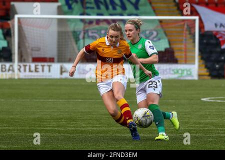 Airdrie, North Lanarkshire, 16 mai 2021. Lori Gardener (#19) de Motherwell Women FC lors de la Scottish Building Society Premier League 1 des femmes écossaises Motherwell FC vs Hibernian FC, Penny Cars Stadium, Airdrie, North Lanarkshire, 16 mai 2021 | Credit Colin Poultney | Credit: Colin Poultney/Alamy Live News Banque D'Images