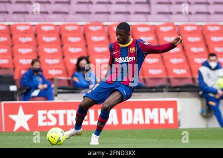 Camp Nou, Barcelone, Catalogne, Espagne. 16 mai 2021. La Liga football, Barcelone contre Celta de Vigo; 11 Ousmane Dembele croise dans la boîte Credit: Action plus Sports/Alamy Live News Banque D'Images