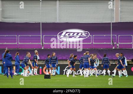 Göteborg, Suède. 16 mai 2021. Les joueurs de Chelsea lors de l'échauffement avant la FINALE 2021 de la Ligue des champions des femmes de l'UEFA entre le FC Chelsea et le FC Barcelone à Gamla Ullevi à Göteborg, en Suède. Crédit: SPP Sport presse photo. /Alamy Live News Banque D'Images