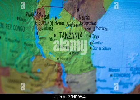 Carte de la Tanzanie sur un globe à faible profondeur de champ Banque D'Images