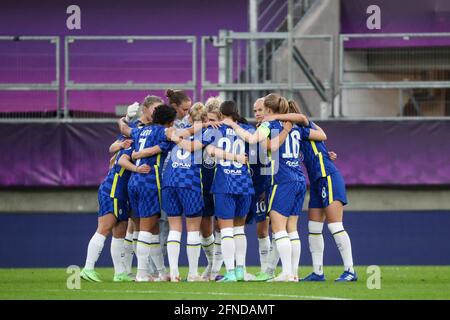 Göteborg, Suède. 16 mai 2021. Les joueurs de Chelsea dans un caucus d'équipe avant la FINALE de l'UEFA Womens Champions League 2021 entre le FC Chelsea et le FC Barcelone à Gamla Ullevi à Göteborg, en Suède. Crédit: SPP Sport presse photo. /Alamy Live News Banque D'Images