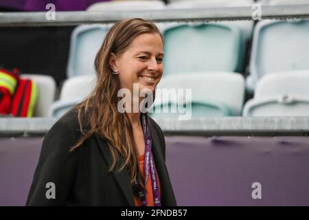 Göteborg, Suède. 16 mai 2021. L'ancien joueur suédois Lotta Schelin est en avance sur la FINALE 2021 de la Ligue des champions des femmes de l'UEFA entre le FC Chelsea et le FC Barcelone à Gamla Ullevi à Göteborg, en Suède. Crédit: SPP Sport presse photo. /Alamy Live News Banque D'Images