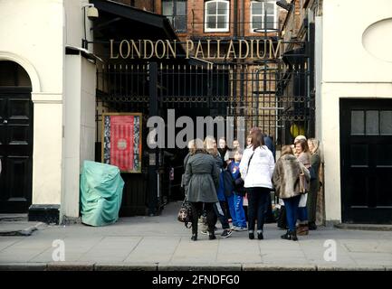 Scène porte London Palladium Banque D'Images