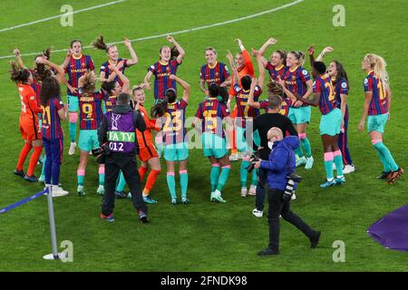 Göteborg, Suède. 16 mai 2021. Les joueurs de Barcelone célèbrent leur victoire après la FINALE 2021 de la Ligue des champions des femmes de l'UEFA entre le FC Chelsea et le FC Barcelone à Gamla Ullevi à Göteborg, en Suède. Crédit: SPP Sport presse photo. /Alamy Live News Banque D'Images