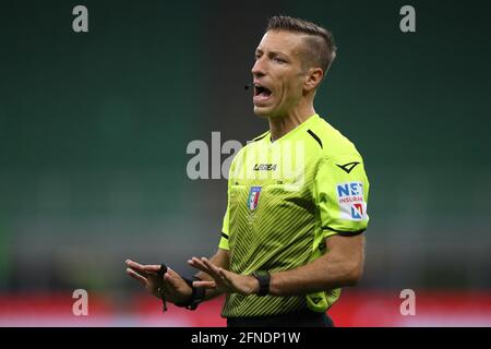 Milan, Italie, 16 mai 2021. L'arbitre Davide Massa réagit pendant le match de la série A à Giuseppe Meazza, Milan. Le crédit photo devrait se lire: Jonathan Moscrop / Sportimage Banque D'Images