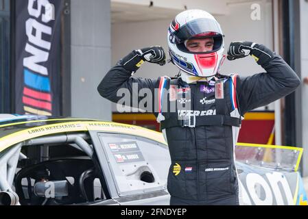 Valence, Espagne. 16 mai 2021. Lorins Hezemans de Hendriks Motorsport en action lors de la course Nascar Whelen Valencia.la série NASCAR Whelen Euro a été fondée en 2008 et a établi la série européenne officielle NASCAR en janvier 2012 grâce à un partenariat à long terme signé avec NASCAR (National Association for stock car Auto Racing). La NASCAR européenne célèbre son seul rendez-vous en Espagne au circuit Ricardo Tormo à Cheste, Valence. Crédit : SOPA Images Limited/Alamy Live News Banque D'Images