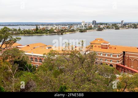 Old Swan Brewery vue depuis Kings Park avec South Perth en arrière-plan Banque D'Images