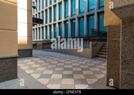 Petite cour vide dans le quartier de Cherry Creek, Denver, Colorado Banque D'Images