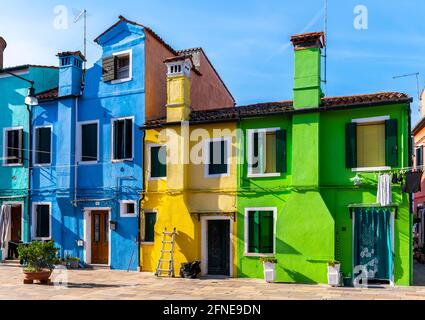 Maisons colorées, façades de maisons colorées, île de Burano, Venise, Vénétie, Italie Banque D'Images