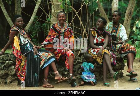 Les Maasai vivent dans les savanes du sud du Kenya. [traduction automatique] Banque D'Images