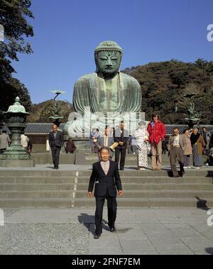 Grande statue de Bouddha en bronze d'Amida Dainutsu, datant de 1252. [traduction automatique] Banque D'Images