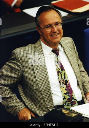 Hans Eichel, politicien allemand et ministre fédéral des Finances, lors d'une session au Bundestag. [traduction automatique] Banque D'Images