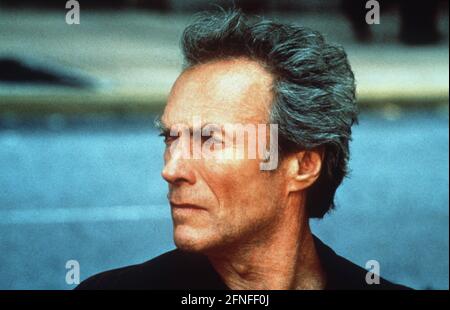 Clint Eastwood dans 'Absolute Power' 08/97 teu film cinéma agissant USA America man gris-cheveux décontracté blouson sjhirt extérieur debout scène de rue film scène portrait t.s. neutre [traduction automatique] Banque D'Images