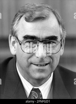 Le ministre fédéral des Finances et président du CSU, Theodor Waigel. Photographie non datée, env. 1992. [traduction automatique] Banque D'Images