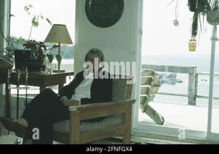Elisabeth Mann Borgese chez elle à Sampro Head près de Halifax / Canada. [traduction automatique] Banque D'Images
