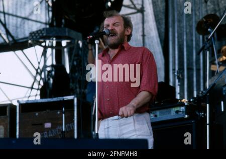 Joe Cocker, Britischer Rock und Blues Sänger, BEI einem Konzert, 1987. Joe Cocker, chanteur de rock britannique et blues, sur scène, 1987. Banque D'Images