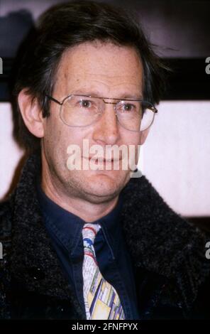 John Eliot Gardiner, Sir John Eliot Gardiner, britischer Dirigent, Chorleiter und Bach Spezialist, Portrait, 1981. Sir John Eliot Gardiner, chef d'orchestre britannique, directeur de choeur et spécialiste Bach, portrait, 1981. Banque D'Images