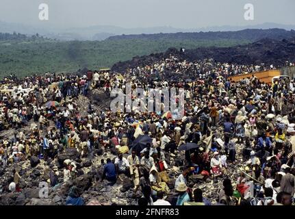 ZAÏRE : réfugiés rwandais dans un camp près de Goma , juillet 1994 [traduction automatique] Banque D'Images