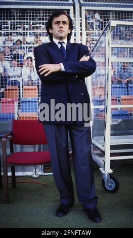 CHAMPIONNAT d'Europe DE FOOTBALL 1992 Angleterre - France 14.06.1992 Michel PLATINI (entraîneur national France) PHOTO: WEREK Press photo Agency xxNOxMODELxRELEASExx [traduction automatique] Banque D'Images