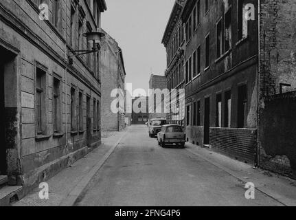 Saxe-Anhalt / Etat de GDR / 1991 Magdeburg, quartier Buckau. De nombreuses entreprises sont fermées dans la zone industrielle // GDR / Economie / Etats fédéraux [traduction automatique] Banque D'Images