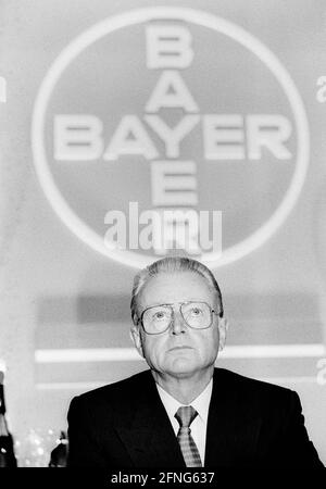 Hermann STRENGER , Président du Conseil de direction de Bayer AG , juin 1990 [traduction automatique] Banque D'Images