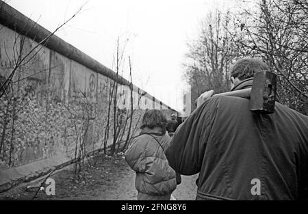 GDR, Berlin, 11.01.1990, pic mural avec marteau de maçon, [traduction automatique] Banque D'Images